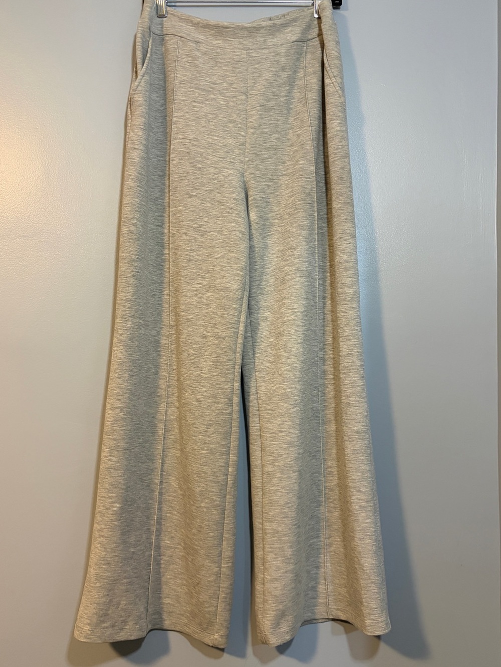 Scoop Relaxed Wide-Leg Pull-On Pants in Light Heather Beige